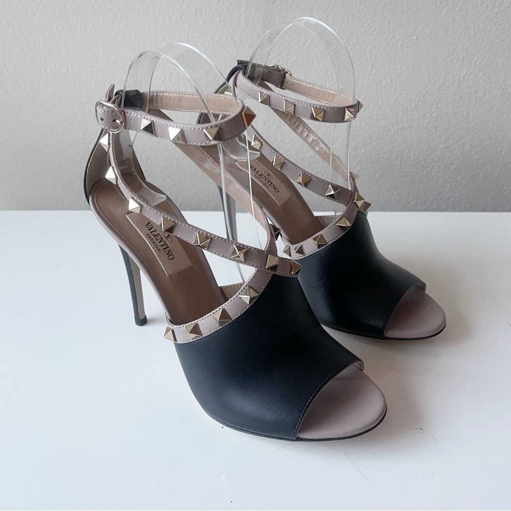 VALENTINO  Garavani Rockstud Ankle Strap Sandals Black Poudre Leather 36.5‎ Box - Picture 6 of 12
